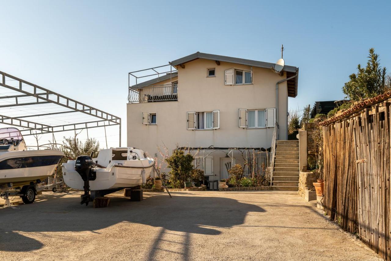 Apartments With A Parking Space Lopar, Rab - 14070 Exteriér fotografie