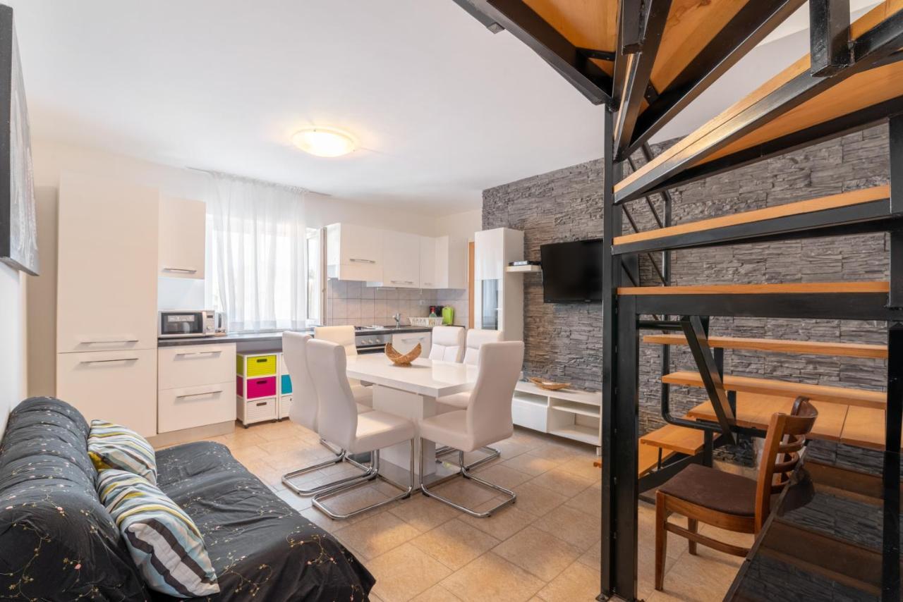 Apartments With A Parking Space Lopar, Rab - 14070 Exteriér fotografie