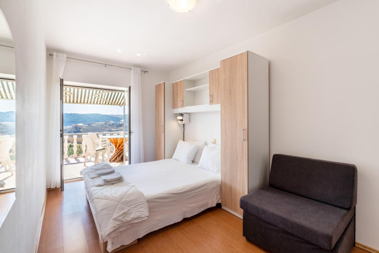 Apartments With A Parking Space Lopar, Rab - 14070 Exteriér fotografie